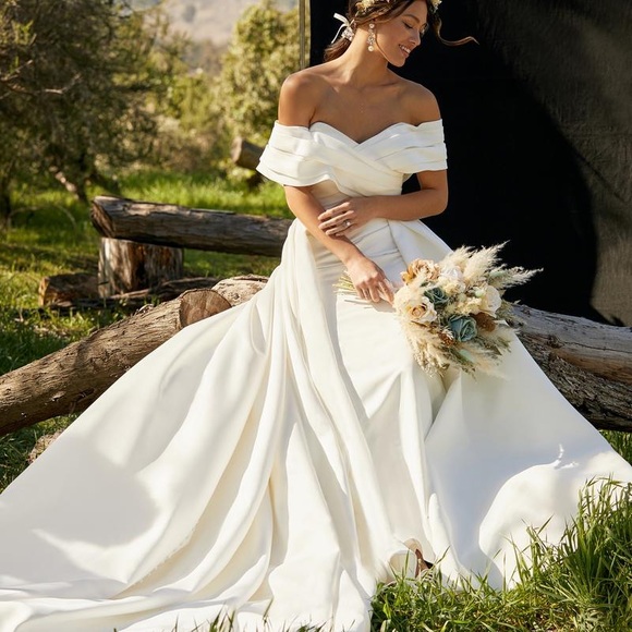 Wedding Dress (US Size 8 ) Madison James MJ850 - Picture 3 of 15